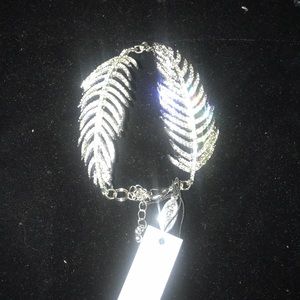 Gorgeous leaf rhinestone Bracelet